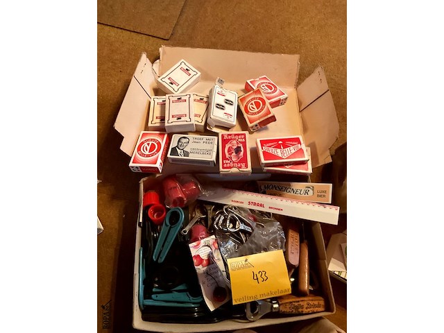 Lot 433 - lot merkartikelen ivm dranken - afbeelding 4 van  9