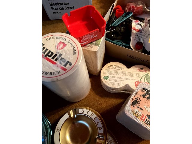 Lot 433 - lot merkartikelen ivm dranken - afbeelding 7 van  9