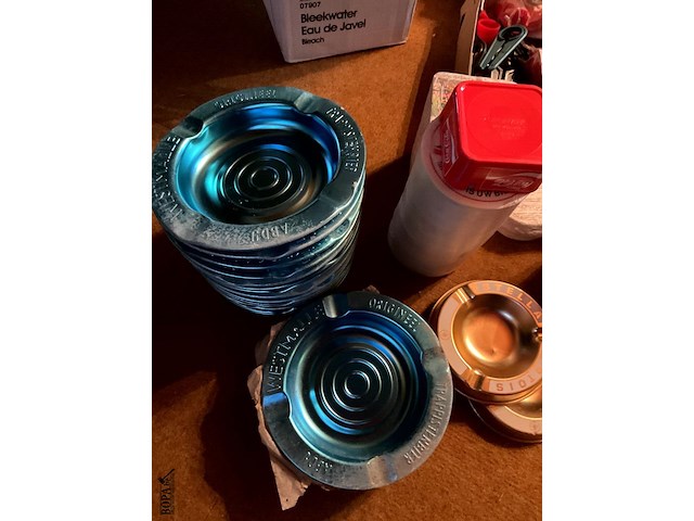 Lot 433 - lot merkartikelen ivm dranken - afbeelding 9 van  9