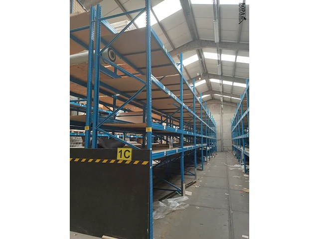 Lot 437 - magazijnstelling - afbeelding 1 van  5
