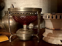 Lot 437 - theepot met onderstel tin/wit gelakt metalen onderdeel tisan - afbeelding 4 van  4