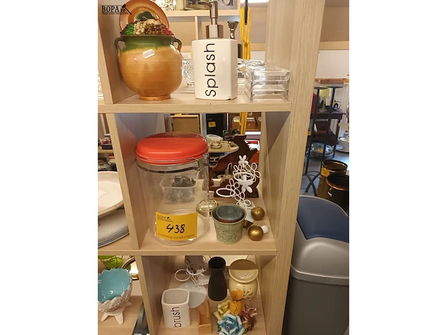 Lot 438 - diverse decoratie - afbeelding 1 van  4