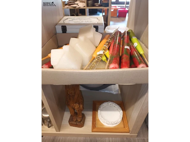 Lot 438 - diverse decoratie - afbeelding 2 van  4