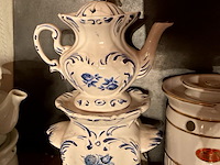 Lot 438 - lot theecomforen, 11 stuks - afbeelding 6 van  7