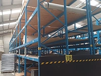Lot 438 - magazijnstelling - afbeelding 1 van  5