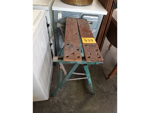Lot 439 - black & decker workmate 400 - afbeelding 1 van  4