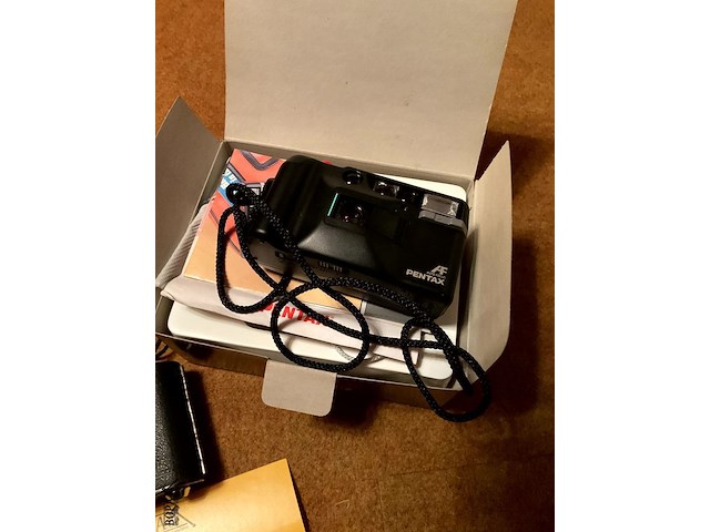 Lot 439 - fototoestellen yashica/pentax/vintage/plus verrekijker, 4 st - afbeelding 5 van  5