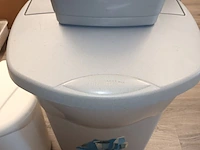 Lot 439 - pvc vuilnisbak. 3 stuks - afbeelding 3 van  4