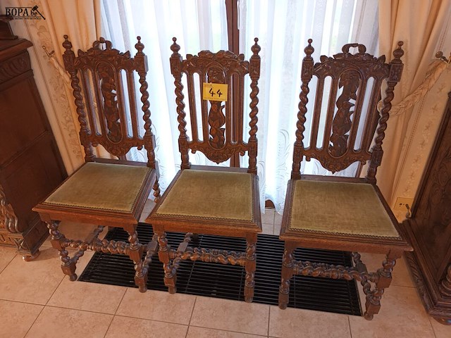 Lot 44 - antieke jachtstoelen. 3 stuks - afbeelding 1 van  5