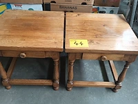 Lot 44 - bijzettafel. 2 stuks - afbeelding 1 van  5