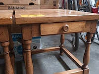 Lot 44 - bijzettafel. 2 stuks - afbeelding 3 van  5