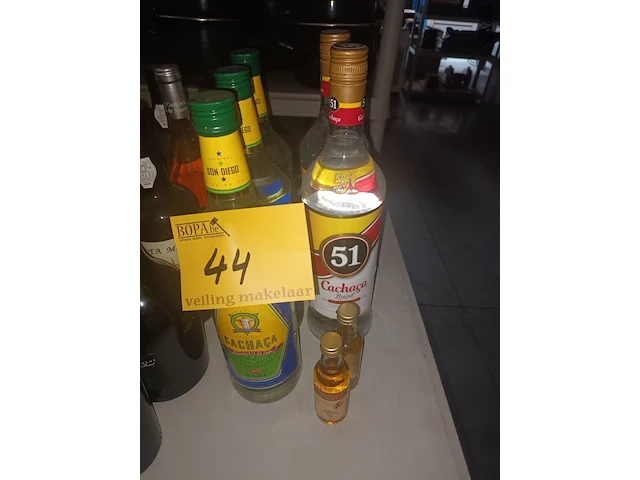 Lot 44 - cachaça rum. 5 stuks - afbeelding 1 van  3