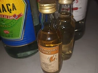 Lot 44 - cachaça rum. 5 stuks - afbeelding 2 van  3