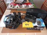 Lot 44 - camera’s, radio, verrekijker. 5 stuks - afbeelding 1 van  9