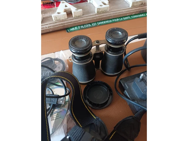 Lot 44 - camera’s, radio, verrekijker. 5 stuks - afbeelding 6 van  9