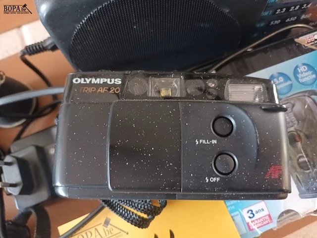 Lot 44 - camera’s, radio, verrekijker. 5 stuks - afbeelding 7 van  9