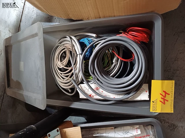 Lot 44 - computer bekabeling en onderdelen - afbeelding 3 van  6