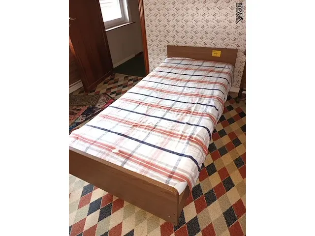 Lot 44 - eenpersoonsbed - afbeelding 1 van  3