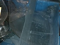 Lot 44 - glaswerk - afbeelding 2 van  3