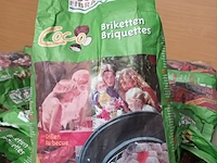 Lot 44 - kokos briketten - afbeelding 2 van  4
