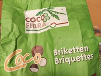 Lot 44 - kokos briketten - afbeelding 4 van  4
