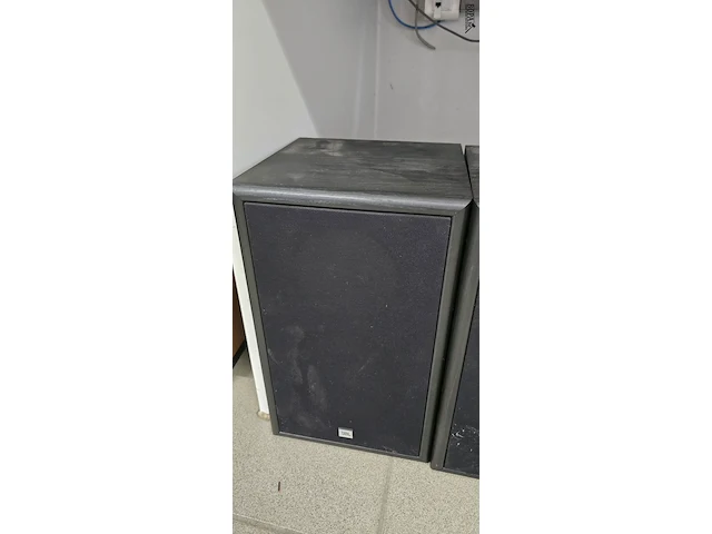 Lot 44 - luidsprekers jbl tlx 220 - afbeelding 3 van  4