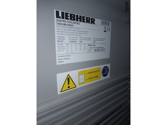 Lot 44 - opzet koelvitrine red bull - afbeelding 4 van  4