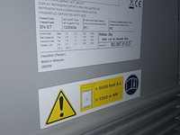 Lot 44 - opzet koelvitrine red bull - afbeelding 4 van  4