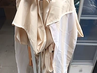 Lot 44 - partytent - afbeelding 1 van  2