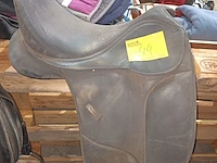 Lot 44 - zadel - afbeelding 1 van  3