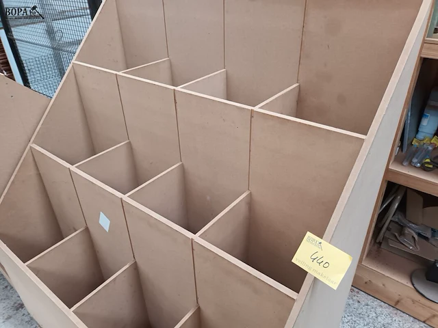 Lot 440 - houten presenteerbak - afbeelding 3 van  3