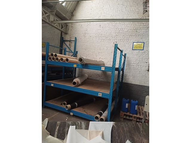 Lot 440 - magazijnstelling - afbeelding 1 van  5