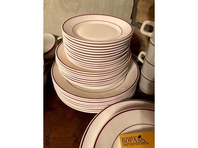 Lot 441 - hotelporselein - afbeelding 3 van  3