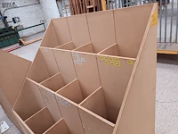 Lot 441 - houten presenteerbak - afbeelding 3 van  3