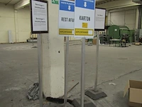 Lot 441 - infoborden met zware voet. 15 stuks - afbeelding 1 van  3