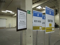 Lot 441 - infoborden met zware voet. 15 stuks - afbeelding 2 van  3
