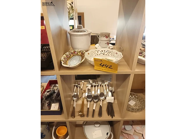 Lot 442 - huisraad - afbeelding 1 van  4