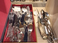 Lot 443 - decoratie en huisraad - afbeelding 4 van  5