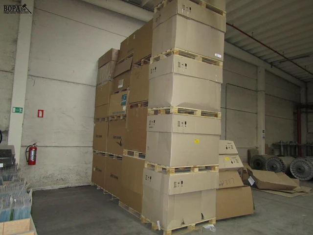 Lot 443 - palletdozen met pallet. 20 stuks - afbeelding 3 van  3