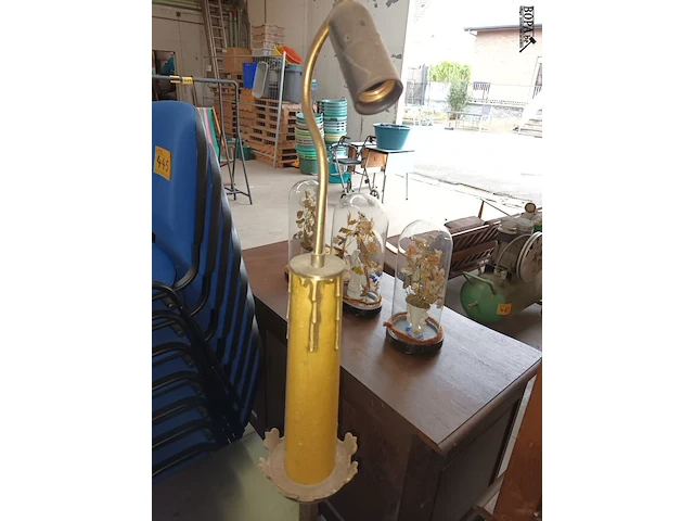 Lot 443 - staande lamp - afbeelding 3 van  3