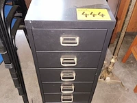 Lot 444 - metalen ladekastje - afbeelding 1 van  3