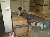 Lot 444 - metalen onderstel met bakken. 2 stuks - afbeelding 5 van  5