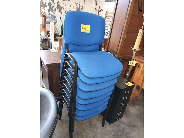 Lot 445 - kantoorstoel blauw. 8 stuks - afbeelding 1 van  4