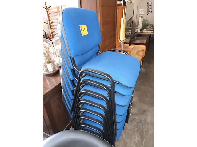 Lot 445 - kantoorstoel blauw. 8 stuks - afbeelding 2 van  4
