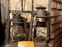 Lot 445 - stormlampen, 2 stuks - afbeelding 1 van  2