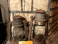 Lot 445 - stormlampen, 2 stuks - afbeelding 2 van  2