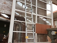 Lot 446 - aluminium vouwladder - afbeelding 2 van  3