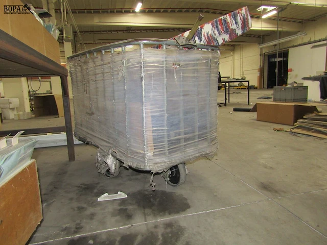 Lot 446 - metalen transportbak - afbeelding 3 van  3