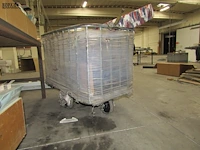 Lot 446 - metalen transportbak - afbeelding 3 van  3