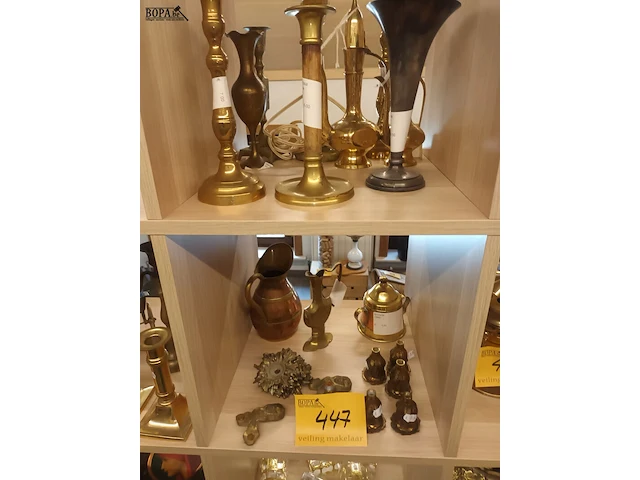 Lot 447 - koperwerk en decoratie - afbeelding 1 van  4